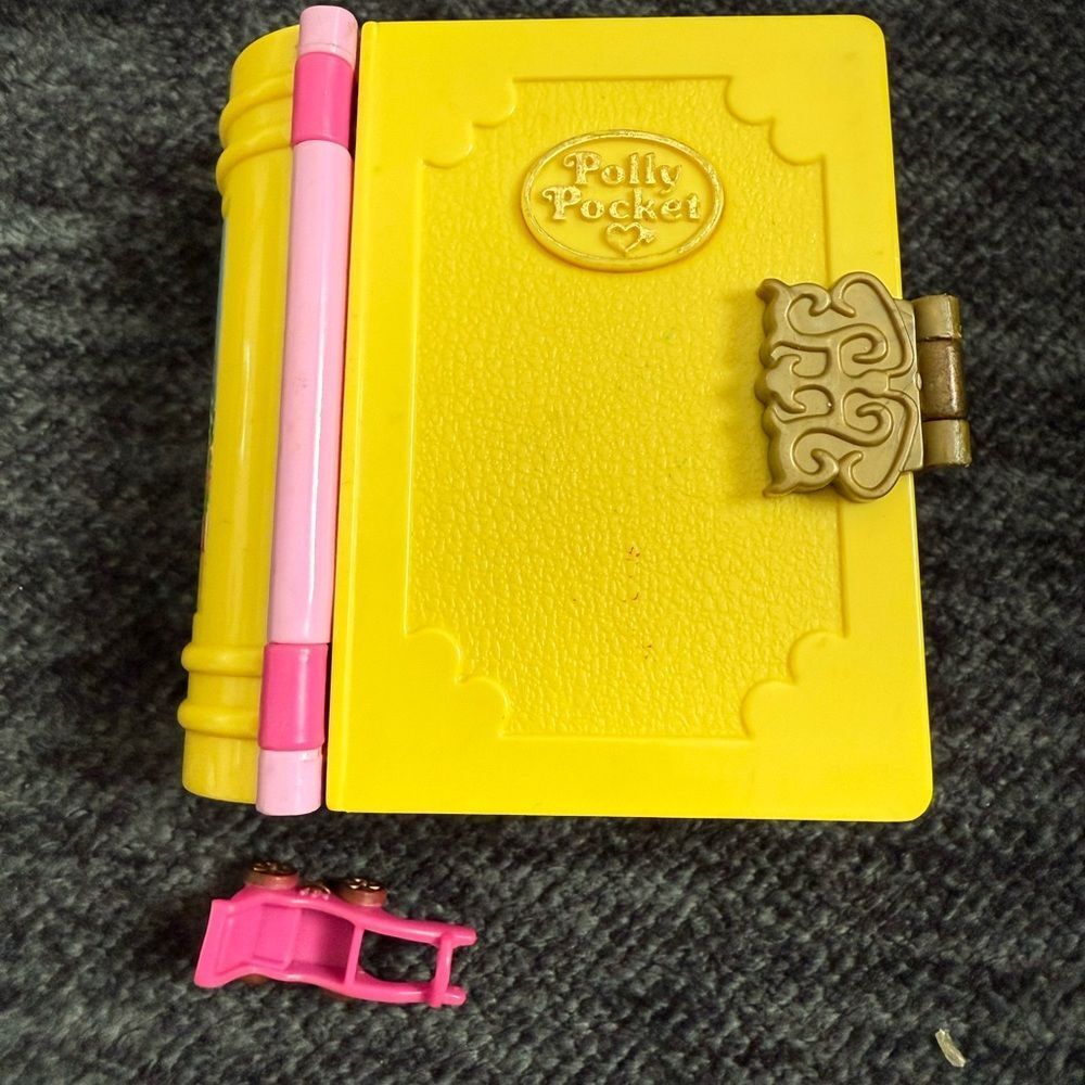 Polly Pocket Yellow and Pink Playset